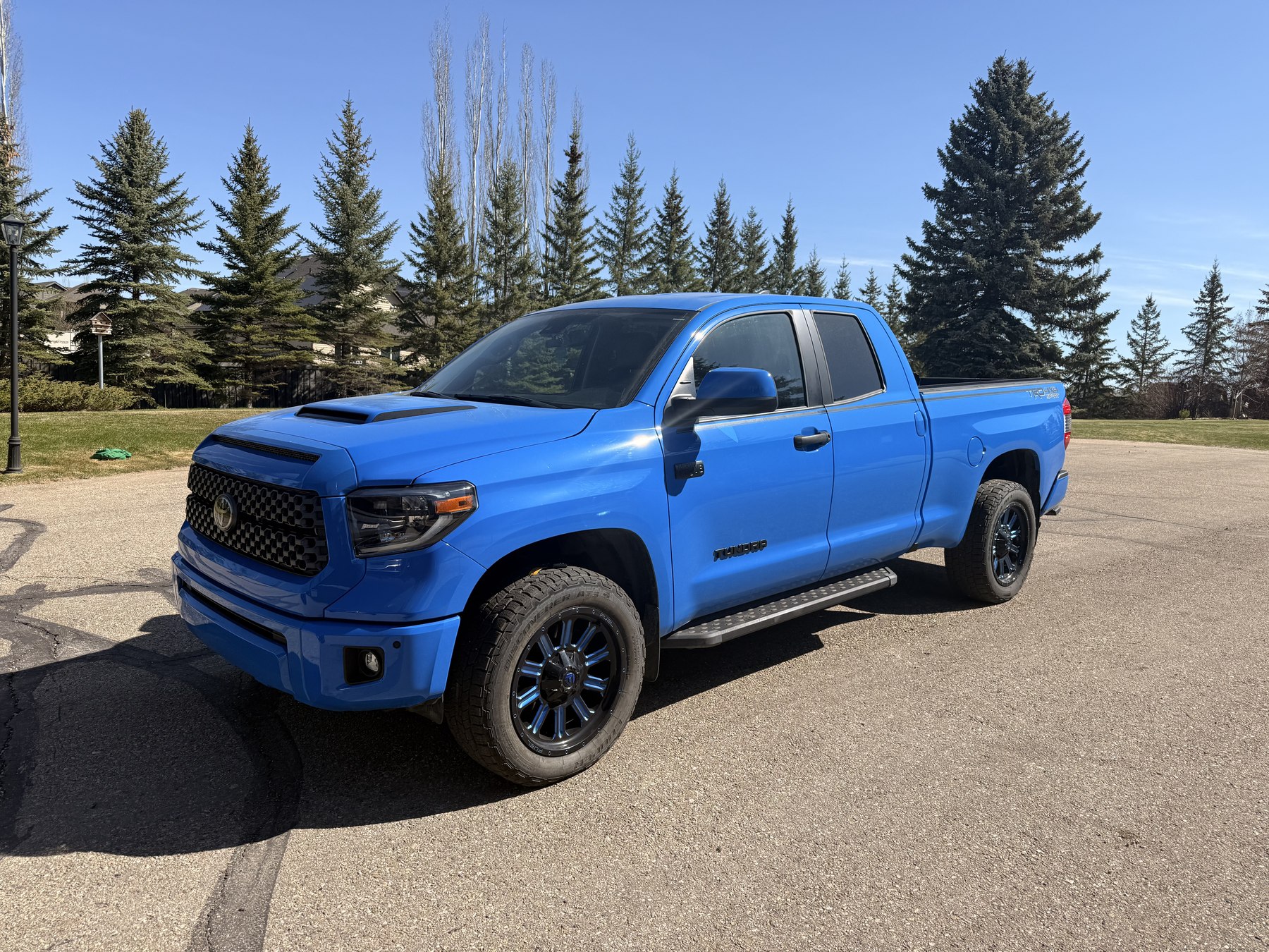 The Wild Latitude Tundra in Voodoo Blue